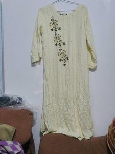 Elegant Cream Embroidered Kurta