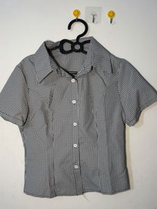 Chic Gingham Button-Up Shirt