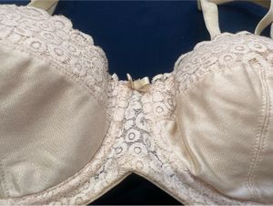 Elegant Lace Trim Strapless Bra