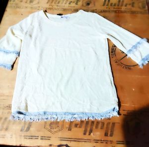 Winter Quarter Sleeves White Top...⬜