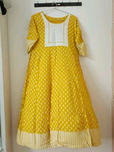 Elegant Yellow Printed Ethnic Gown