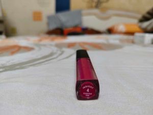 Vibrant Dark Pink Liquid Lipstick
