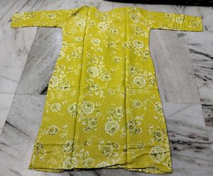 💛 Yellow Printed Kurti