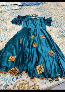 1 hr used Beautiful Teal Ethnic Gown
