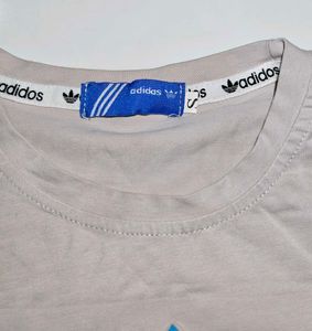 Adidas T-Shirt