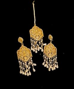 Exquisite Gold Pearl Maang Tikka & Earring Set