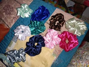 Pack of 10 scrunchies