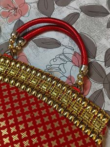 🍒 ♥️ ♥️ Red &amp; Gold Clutch 💯👌👌👌