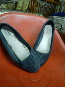 Black Rubber Flat Bellies