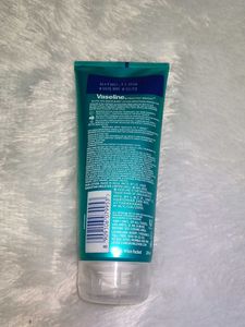 Vaseline Gluta-Hya Smoothing Perfector
