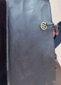 Tommy Hilfiger Black Shoulder Bag