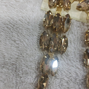Crystal earing for party wear