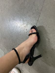 Chic Black Flats