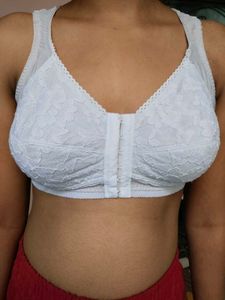 DamartFront-Closure Lace Bra -