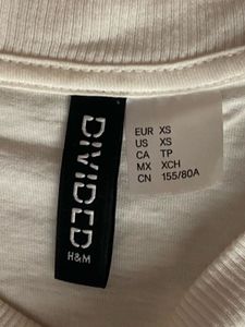 H&amp;M White T-Shirt 🐋🤍