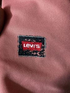 Levis Tshirt M size
