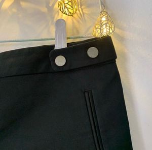 ZARA Chic Black Tailored Shorts