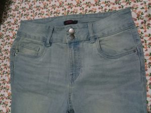 Light Wash Skinny Jeans