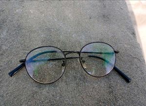 Vintage Round Frame Eyeglasses- Retro Charm, Moder