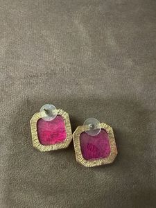 Chic Red Square Stud Earrings