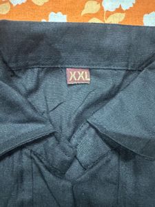 Solid Black Short Sleeve Collared Top
