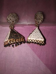 🎁New Black N White Triangle Jhumki