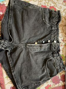 Stylish charcoal short Pants
