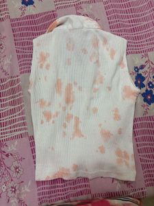 Tie-Dye Collared Sleeveless Top