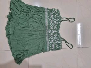 Cute Green Crinkle Top with White Print
