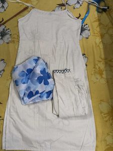 Chic White Kurta Set with Blue Floral Print