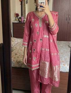 NEW UNUSED Pink Kurta Set with dupatta