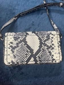 ❌❌sale❌❌Marc Jacobs Sling Bag Like New