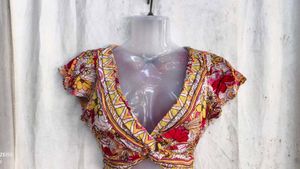 Boho Floral Twist Crop Top