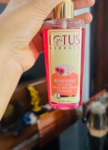 Lotus Herbals Rosetone Facial Toner