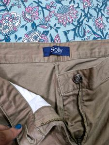 Brand New Trouser. ALLEN SOLLY.32 SIZE