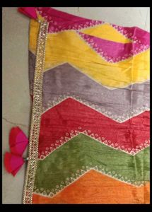 Vibrant Zigzag Pattern Dupatta with Tassels