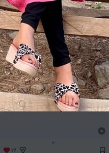 Stylish Wedge Sandals with Bow Detail