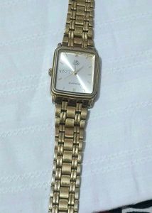 Elegant Gold Tone Women's Watch