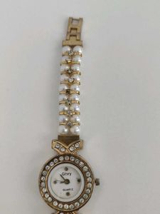 Elegant Pearl &amp; Crystal Beaded Watch