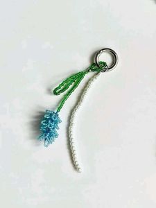 Beaded Flower & Pearl Keychain💙