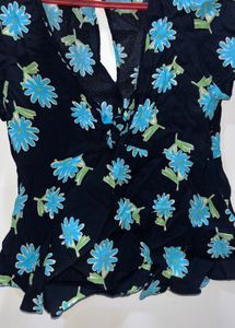 Chic Floral Print V-Neck Top