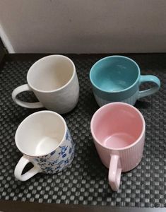 Set of 4 Ceramic Mugs