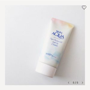 Skin Aqua Super Moisture UV Light Up Essence
