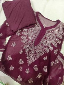 chikankari kurti with inner