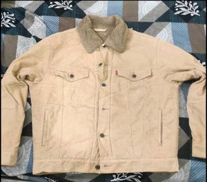 denim jacket (Levi's)
