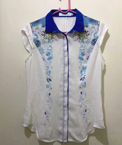Elegant White and Blue Sleeveless Shirt T