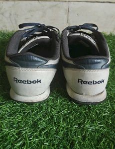 Reebok men's UK9 shoes