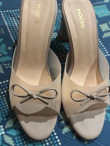 Chic Bow Detail Heels