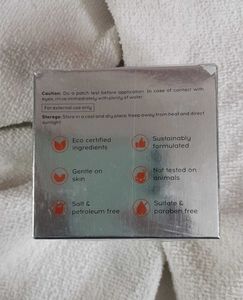 PELTOS Niacinamide Sleep Mask.