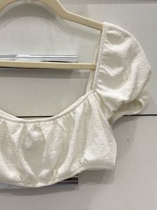 H&amp;M Chic White Crop Top